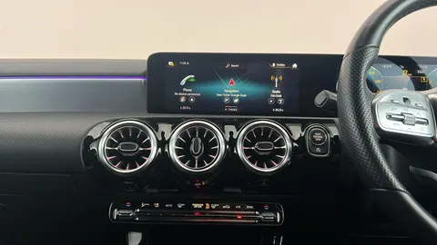 MERCEDES-BENZ CLA CLA 180 AMG Line Premium Tip Auto