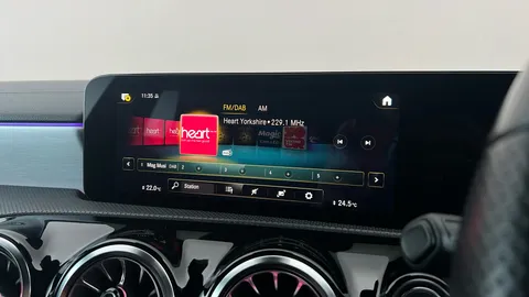 MERCEDES-BENZ CLA CLA 180 AMG Line Premium Tip Auto