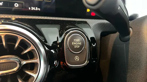 MERCEDES-BENZ CLA CLA 180 AMG Line Premium Tip Auto