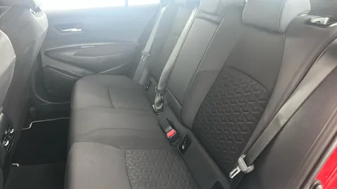 TOYOTA COROLLA 1.8 VVT-i Hybrid Icon Tech CVT