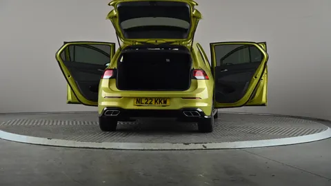 VOLKSWAGEN GOLF 1.5 eTSI 150 R-Line DSG