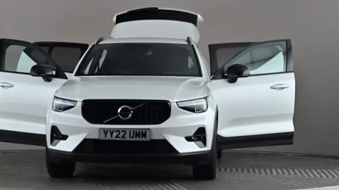 VOLVO XC40 1.5 T4 Recharge PHEV Plus Dark Auto