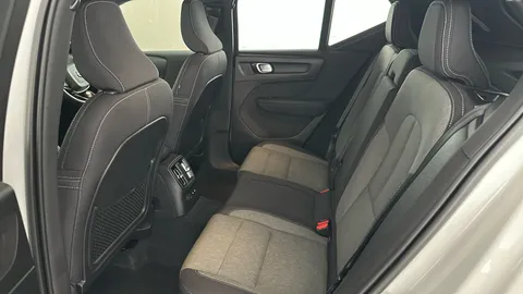 VOLVO XC40 1.5 T4 Recharge PHEV Plus Dark Auto