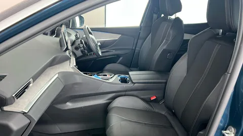 PEUGEOT 3008 1.2 Hybrid 136 GT e-DSC6