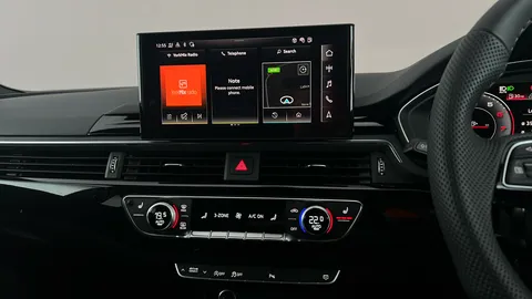 AUDI A4 35 TFSI Black Edition S Tronic [Comfort+Sound]