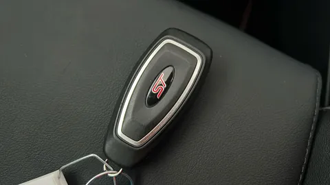 FORD PUMA 1.0 EcoBoost Hybrid mHEV ST DCT