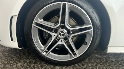 MERCEDES-BENZ A CLASS A180d AMG Line Auto