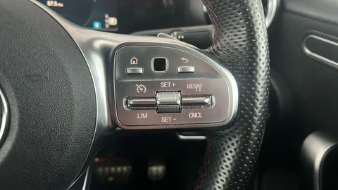 MERCEDES-BENZ A CLASS A180d AMG Line Auto