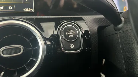 MERCEDES-BENZ A CLASS A180d AMG Line Auto