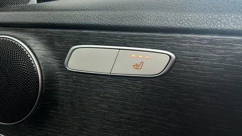 MERCEDES-BENZ C CLASS C220d AMG Line Edition 9G-Tronic