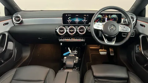 MERCEDES-BENZ CLA CLA 180 AMG Line Premium + Night Ed Tip Auto