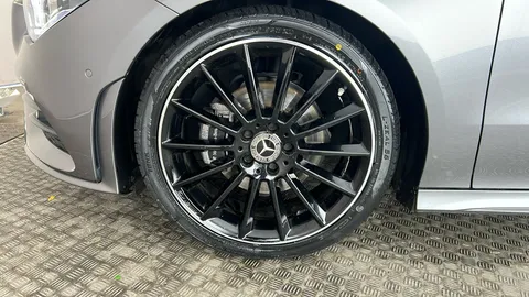 MERCEDES-BENZ CLA CLA 180 AMG Line Premium + Night Ed Tip Auto