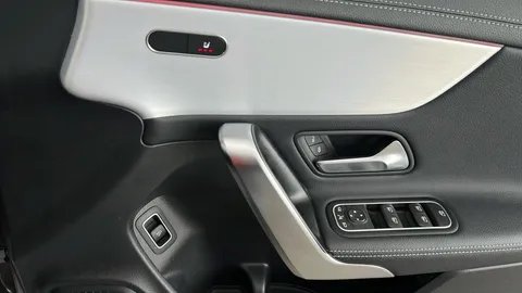 MERCEDES-BENZ CLA CLA 180 AMG Line Premium + Night Ed Tip Auto