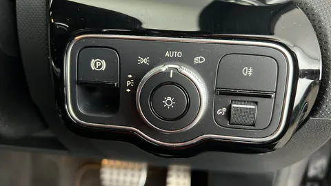 MERCEDES-BENZ CLA CLA 180 AMG Line Premium + Night Ed Tip Auto