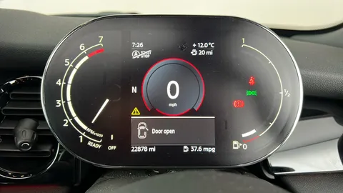 MINI HATCHBACK 1.5 Cooper Sport [Comfort/Nav Pack]