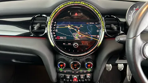 MINI HATCHBACK 1.5 Cooper Sport [Comfort/Nav Pack]