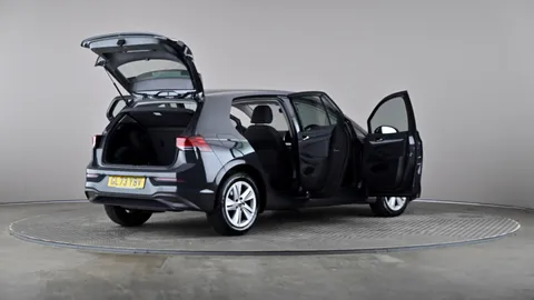 VOLKSWAGEN GOLF 1.5 TSI Life