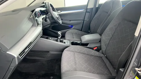 VOLKSWAGEN GOLF 1.5 TSI Life