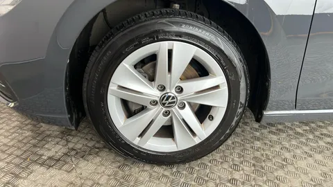 VOLKSWAGEN GOLF 1.5 TSI Life