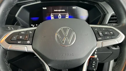 VOLKSWAGEN T-CROSS 1.0 TSI SE