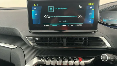 PEUGEOT 3008 1.6 Hybrid 225 Allure e-EAT8