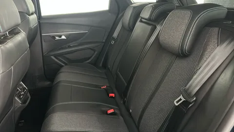 PEUGEOT 3008 1.6 Hybrid 225 Allure e-EAT8