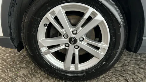 AUDI Q3 35 TFSI Technik S Tronic