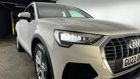 AUDI Q3 35 TFSI Technik S Tronic