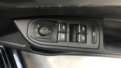 VOLKSWAGEN GOLF 1.0 TSI Life