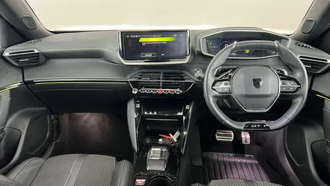 PEUGEOT 2008 1.2 PureTech 130 GT EAT8