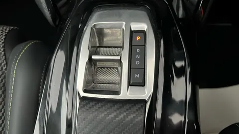 PEUGEOT 2008 1.2 PureTech 130 GT EAT8