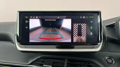 PEUGEOT 2008 1.2 PureTech 130 GT EAT8