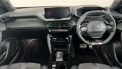 PEUGEOT 2008 1.2 PureTech 130 GT EAT8