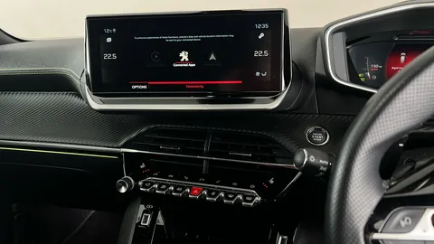 PEUGEOT 2008 1.2 PureTech 130 GT EAT8