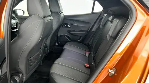 PEUGEOT 2008 1.2 PureTech 130 GT EAT8