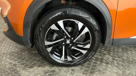 PEUGEOT 2008 1.2 PureTech 130 GT EAT8