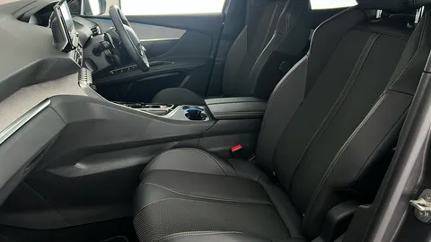 PEUGEOT 3008 1.2 Hybrid 136 GT e-DSC6