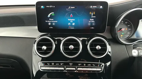 MERCEDES-BENZ GLC GLC 300e 4Matic AMG Line 9G-Tronic