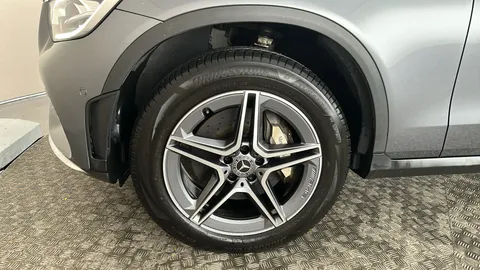 MERCEDES-BENZ GLC GLC 300e 4Matic AMG Line 9G-Tronic