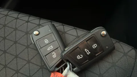 VOLKSWAGEN T-CROSS 1.0 TSI SE