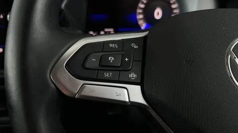 VOLKSWAGEN T-CROSS 1.0 TSI SE