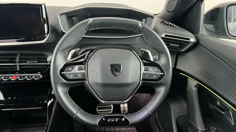 PEUGEOT 2008 1.2 PureTech 130 GT EAT8