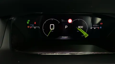 PEUGEOT 2008 1.2 PureTech 130 GT EAT8