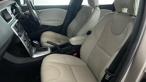 VOLVO V40 T3 [152] Inscription Geartronic