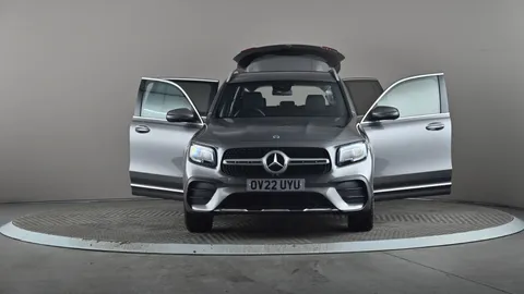 MERCEDES-BENZ GLB GLB 200 AMG Line 7G-Tronic
