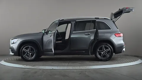 MERCEDES-BENZ GLB GLB 200 AMG Line 7G-Tronic