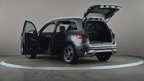 MERCEDES-BENZ GLB GLB 200 AMG Line 7G-Tronic