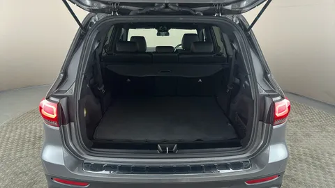 MERCEDES-BENZ GLB GLB 200 AMG Line 7G-Tronic