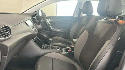 VAUXHALL GRANDLAND X 1.2 Turbo Sport Nav