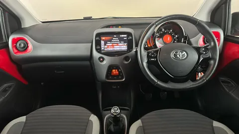 TOYOTA AYGO 1.0 VVT-i X-Trend